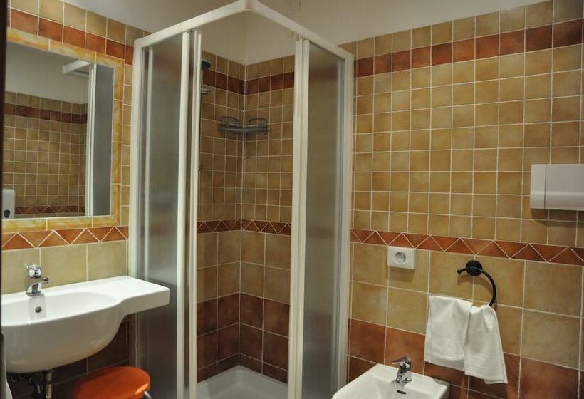 בית מלון כפרי Trattoria Mingaren Albergo