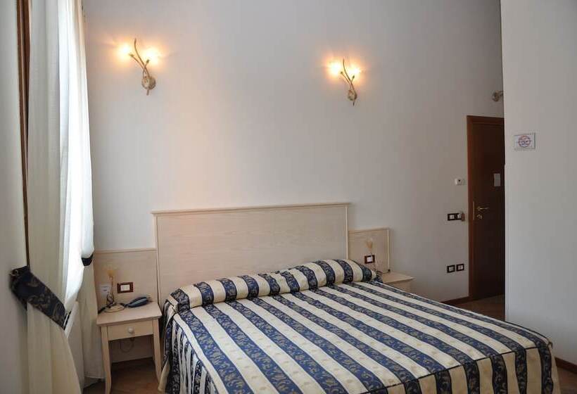 בית מלון כפרי Trattoria Mingaren Albergo