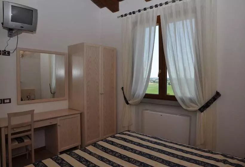 هتل Trattoria Mingaren Albergo