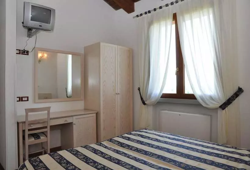 هتل Trattoria Mingaren Albergo