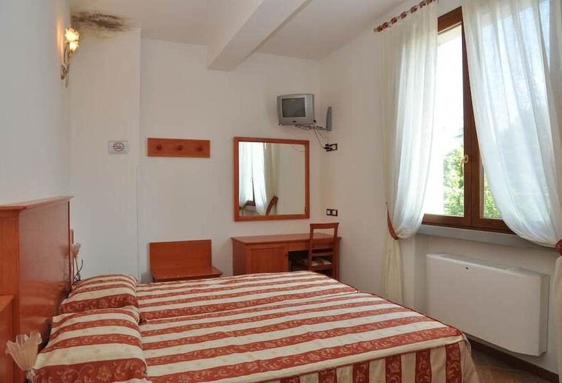 בית מלון כפרי Trattoria Mingaren Albergo