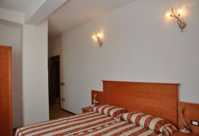 هتل Trattoria Mingaren Albergo