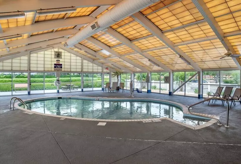 هتل Best Western Carlton Suites