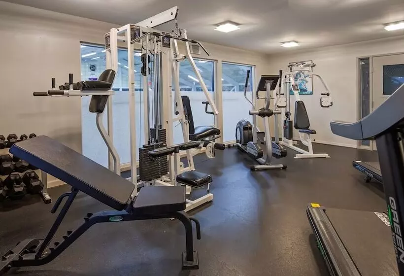 هتل Best Western Carlton Suites