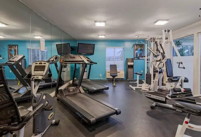 هتل Best Western Carlton Suites