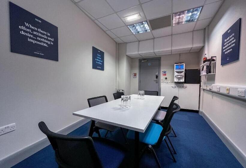 The Bolton Stadium Hotel, A Member Of Radisson Individuals