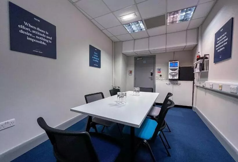 The Bolton Stadium Hotel, A Member Of Radisson Individuals