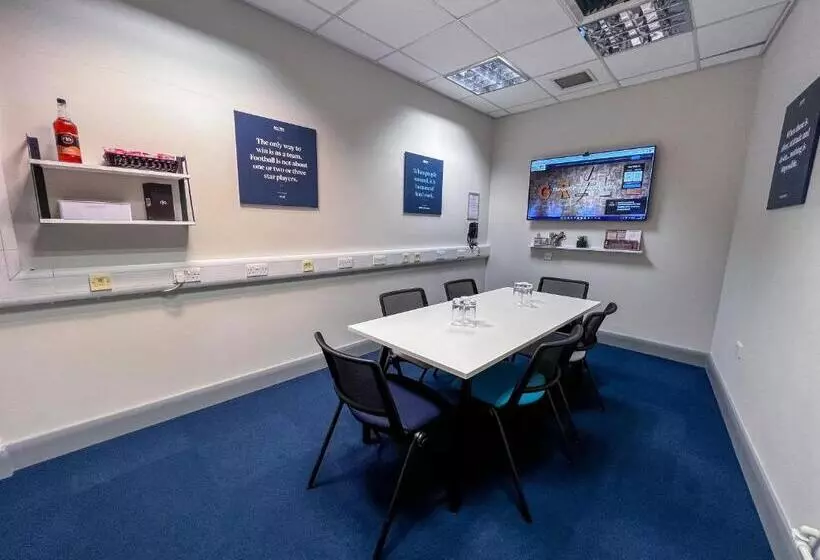 The Bolton Stadium Hotel, A Member Of Radisson Individuals