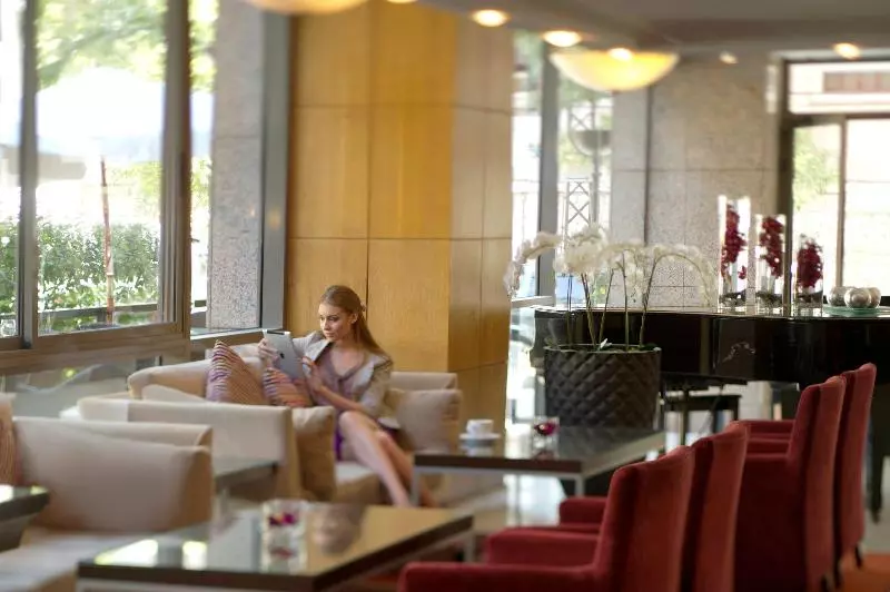 هتل Radisson Blu Martinez Beirut