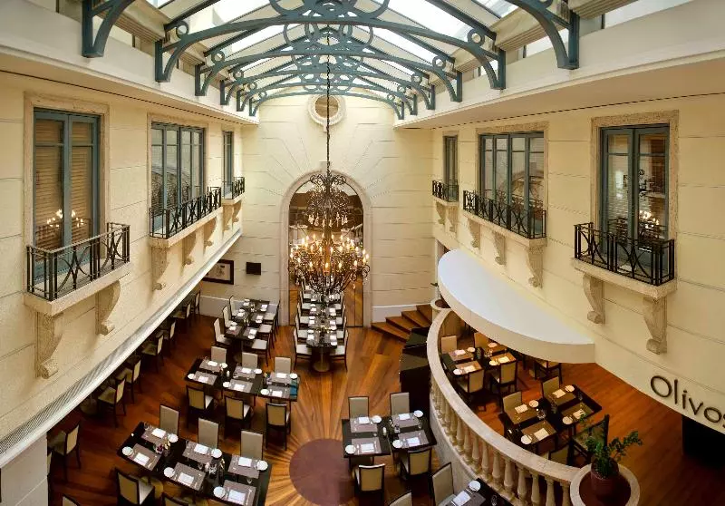 هتل Radisson Blu Martinez Beirut