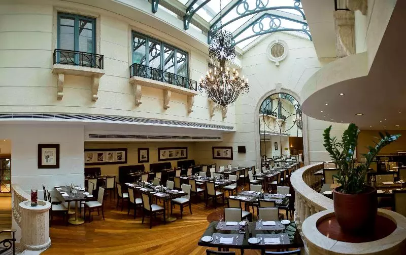 هتل Radisson Blu Martinez Beirut