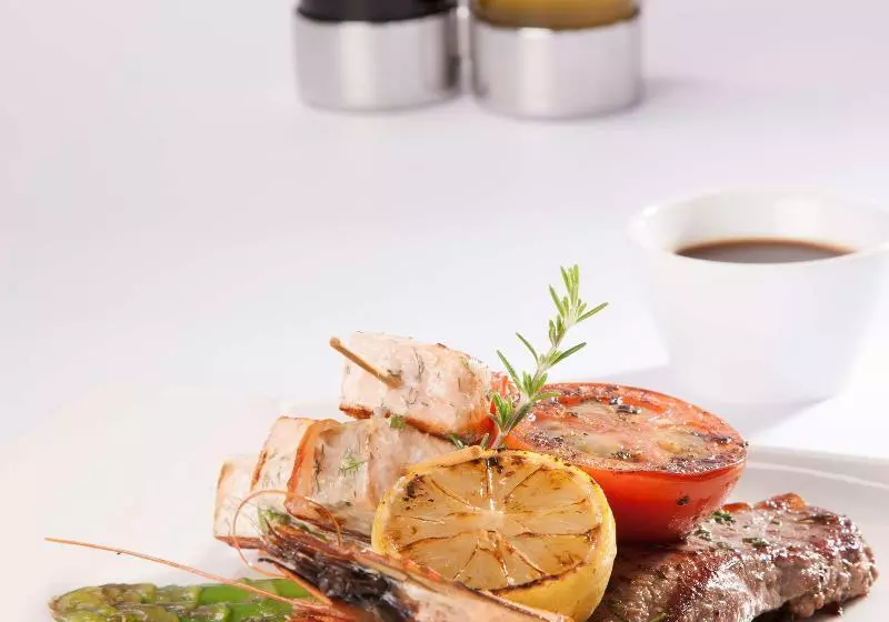 هتل Radisson Blu Martinez Beirut