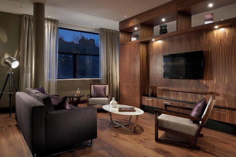 هتل The Glasshouse, Autograph Collection