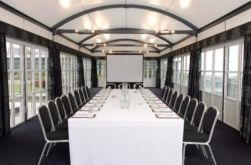 هتل The Glasshouse, Autograph Collection