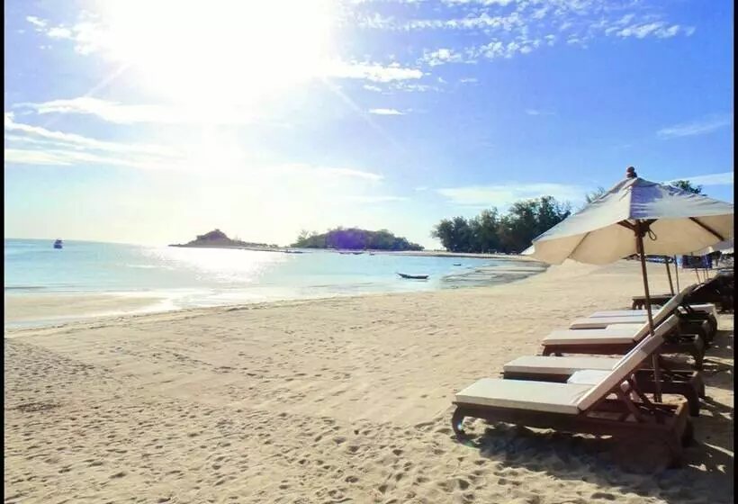 Hotel White House Beach Resort