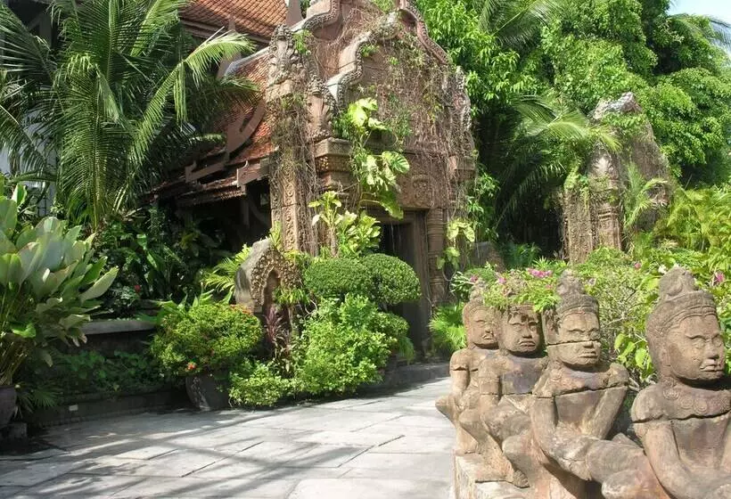 Hotel White House Beach Resort