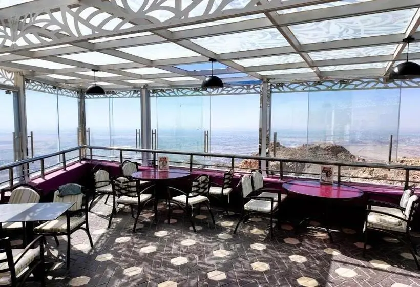 Oryx Grand Hotel Jebel Hafeet