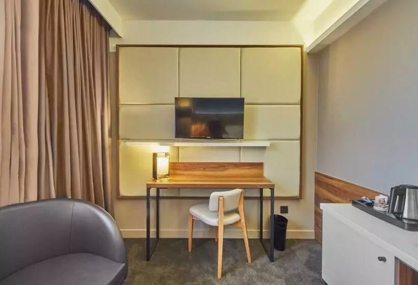 אתר נופש L Elysee Val D Europe