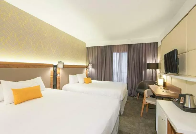 אתר נופש L Elysee Val D Europe