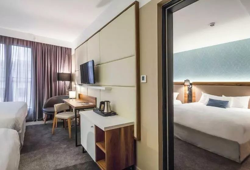 אתר נופש L Elysee Val D Europe