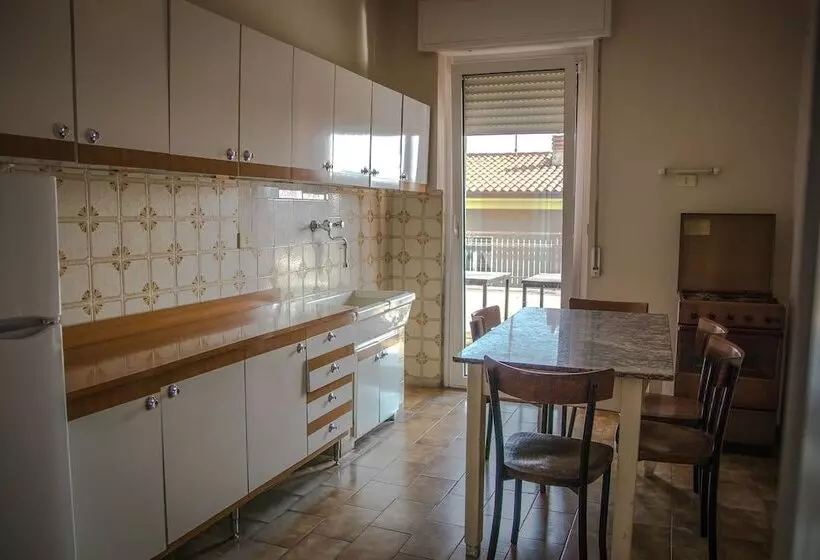هتل B&b Rooms Vittoria