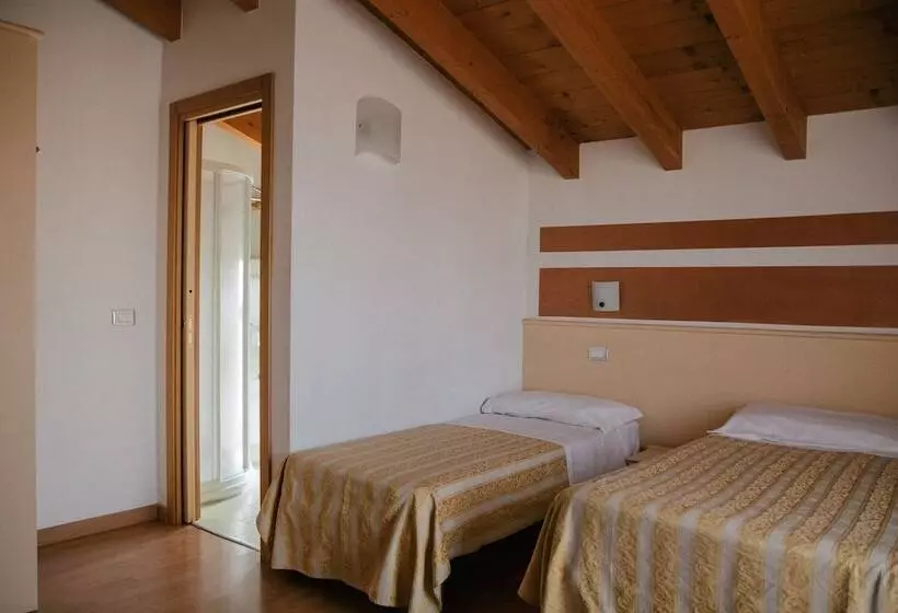 هتل B&b Rooms Vittoria
