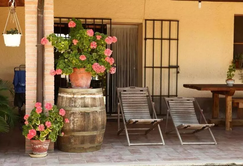 هتل روستایی Poggio Baroni Agriturismo