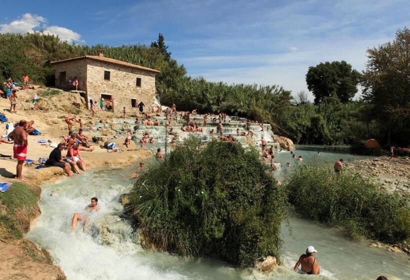 فندق ريفى Poggio Baroni Agriturismo