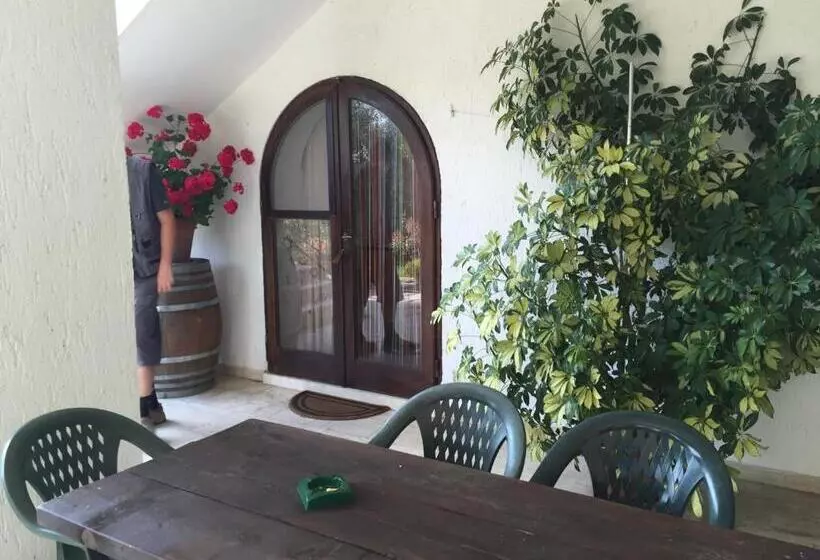 هتل روستایی Poggio Baroni Agriturismo