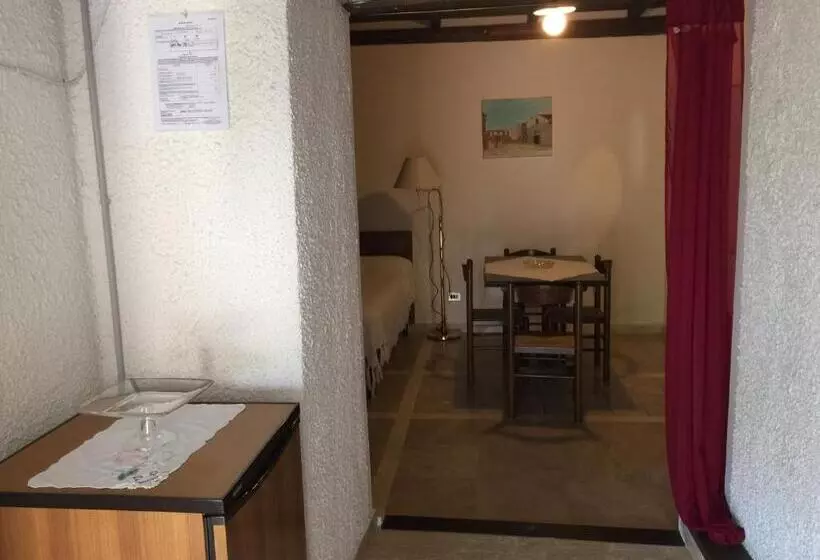 هتل روستایی Poggio Baroni Agriturismo