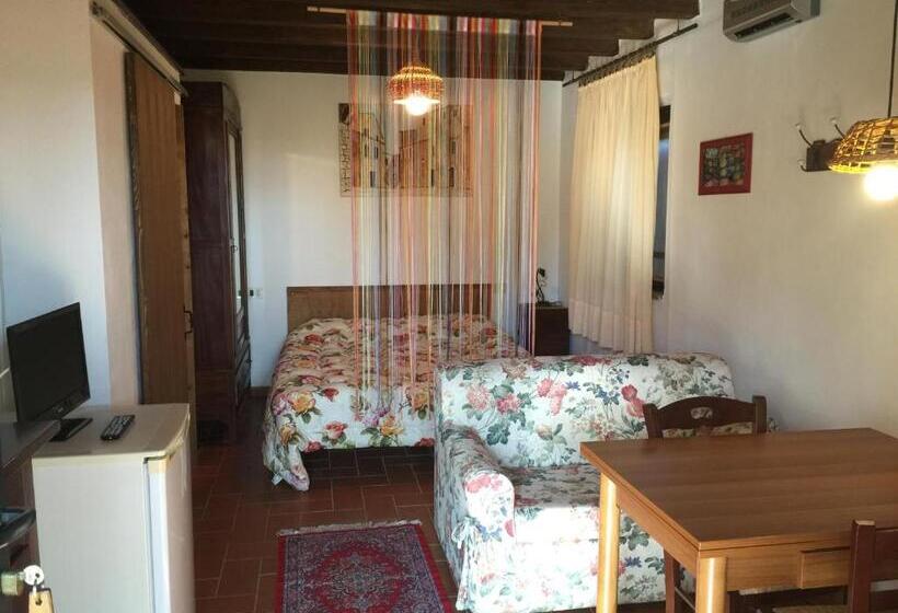 فندق ريفى Poggio Baroni Agriturismo