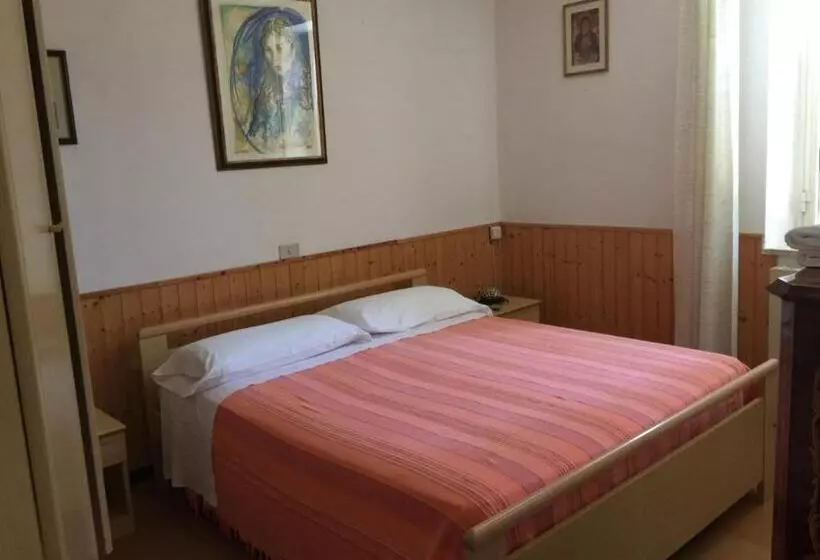 هتل روستایی Poggio Baroni Agriturismo