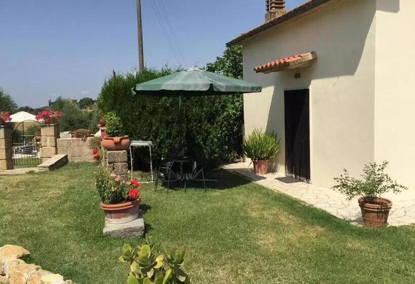 هتل روستایی Poggio Baroni Agriturismo