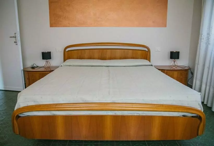 هتل B&b Rooms Vittoria