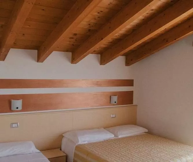 هتل B&b Rooms Vittoria