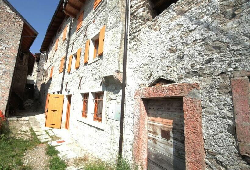 簡易ホテル Albergo Diffuso Valcellina E Val Vajont In Erto