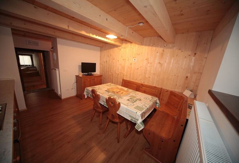 簡易ホテル Albergo Diffuso Valcellina E Val Vajont In Erto