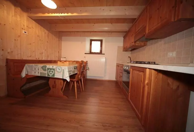 簡易ホテル Albergo Diffuso Valcellina E Val Vajont In Erto