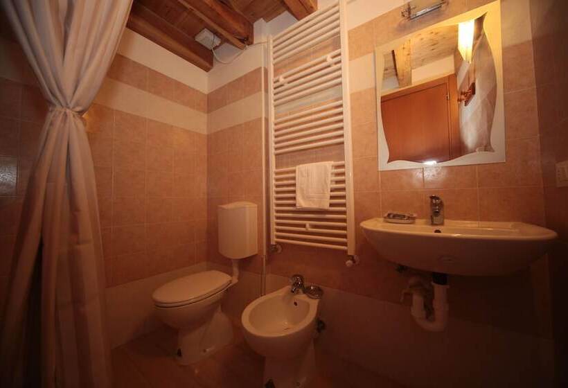 簡易ホテル Albergo Diffuso Valcellina E Val Vajont In Erto