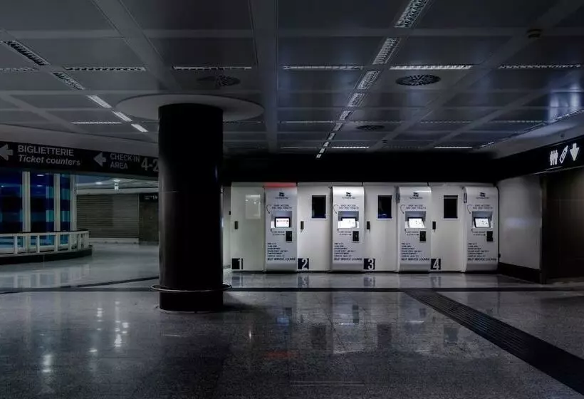 ホテル Resting Pods    Zzzleepandgo Mxp Airport