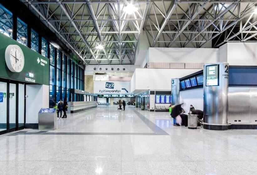 فندق Resting Pods Zzzleepandgo Mxp Airport