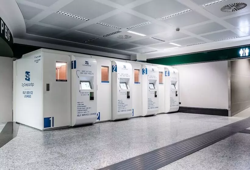 ホテル Resting Pods    Zzzleepandgo Mxp Airport