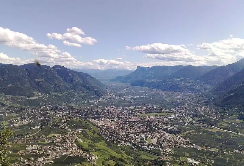 ホテル Mair Am Turm