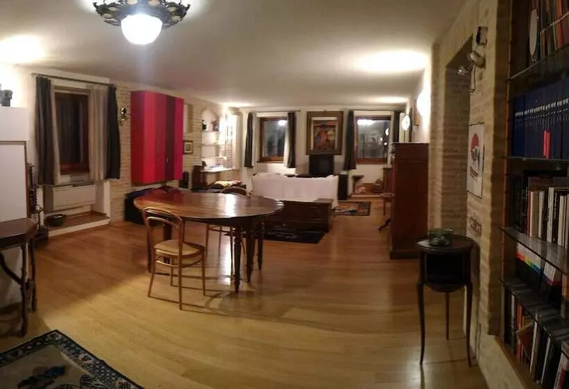 Aamiaismajoitus (B&B) La Dea Fortuna