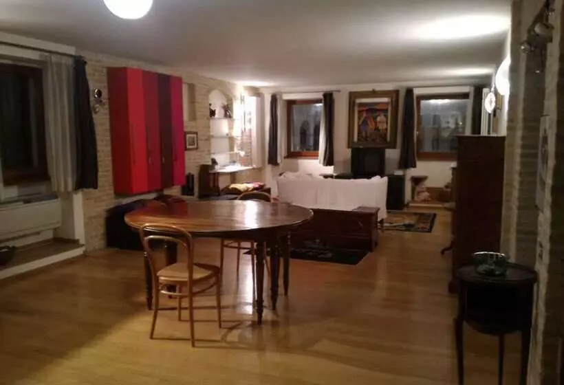 Aamiaismajoitus (B&B) La Dea Fortuna