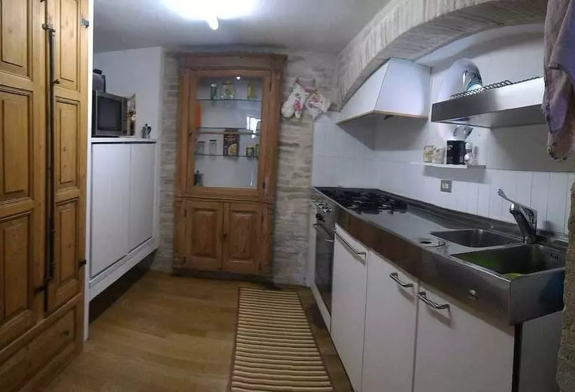 Aamiaismajoitus (B&B) La Dea Fortuna