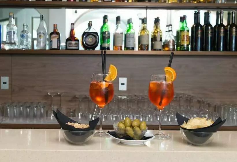 تختخواب و صبحانه Lake Maggiore Dependance