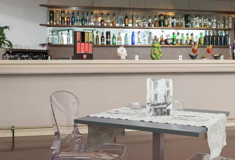 تختخواب و صبحانه Lake Maggiore Dependance