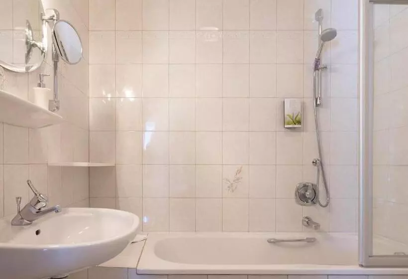 ホテル Mair Am Turm