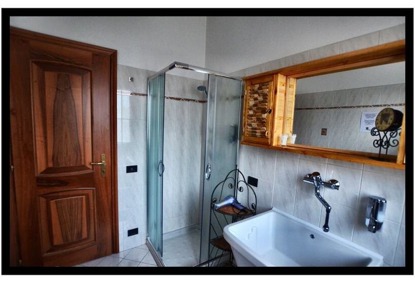 Waobab   We Are One B&b